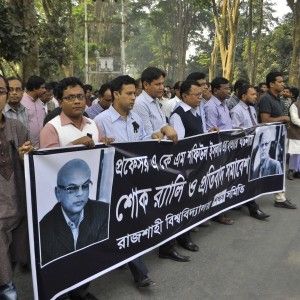 Bangladesh, docente vieta velo integrale agli esami: ucciso a colpi di machete