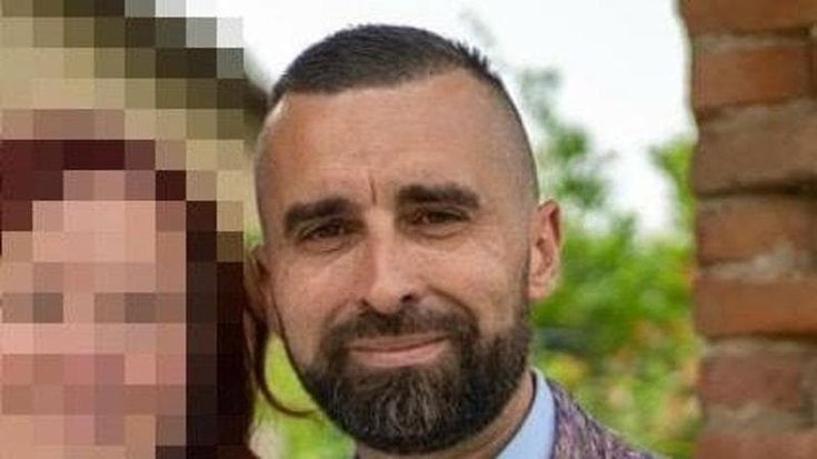Vigile del fuoco volontario muore in moto sull'A6: ferita la moglie