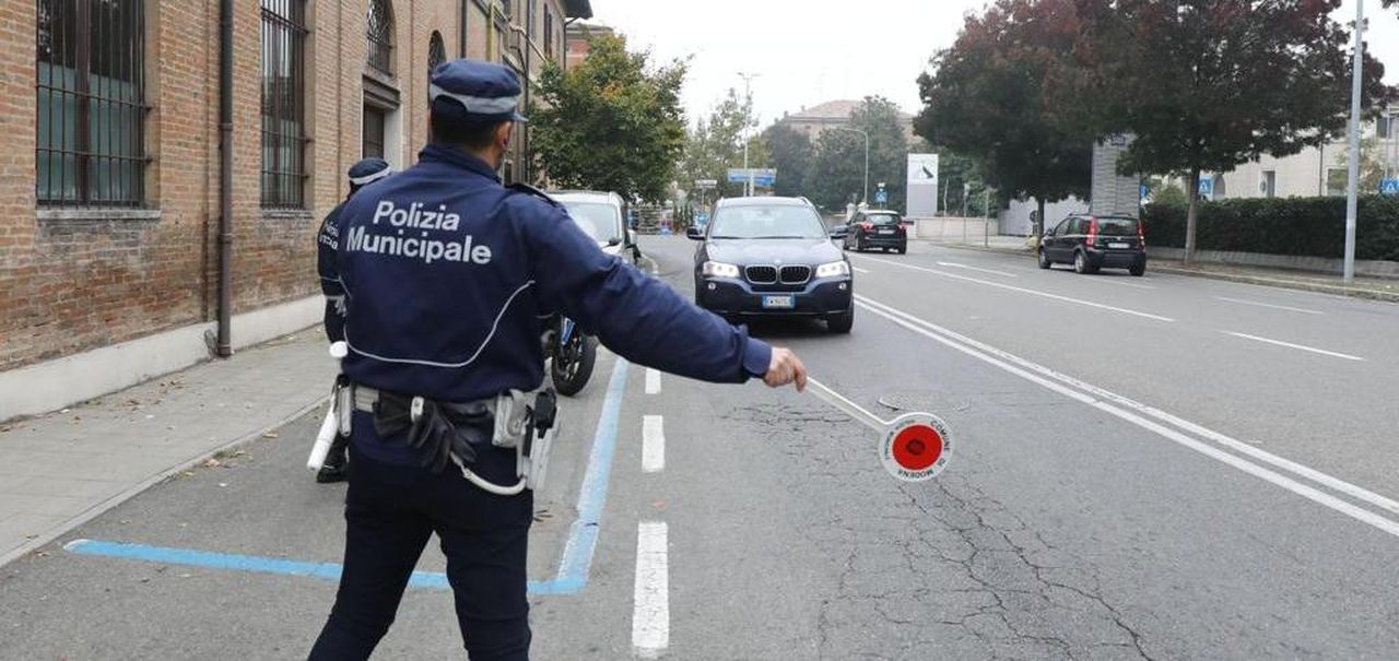 Blocco Fino Agli Euro 5 Diesel Ecco Chi Puo Circolare Nonostante Lo Stop La Stampa
