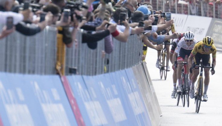 Il Giro torna a Napoli dopo nove anni: il percorso dell'ottava tappa e dove vederla in tv