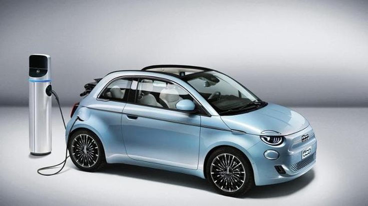 La carica delle 5 icone dell’auto reinventate in chiave elettrica e pronte a rifare la storia