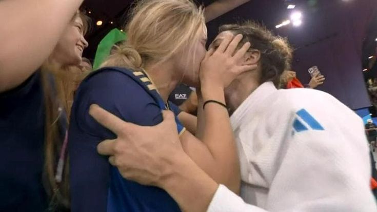 Alice Bellandi oro nel judo: “È un sogno troppo grande”. E bacia la fidanzata