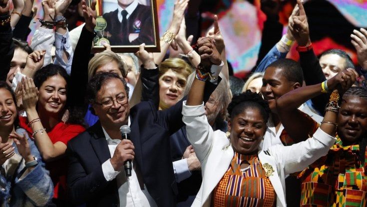 Elezioni Colombia, chi è Francia Márquez, la prima vicepresidente afroamericana del Paese