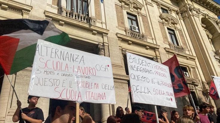 Scuola, un inizio caldo: proteste pro Palestina e contro il no ai cellulari