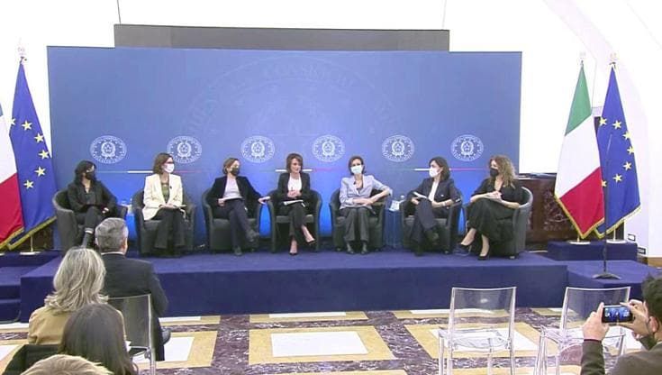Femminicidi, varato piano per tutela donne. Cartabia: "Possibilità di fermo in caso di pericolo"