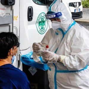  Coronavirus, minifocolaio nel Casertano: 5 contagi dopo il rientro di un ragazzo dalla Grecia