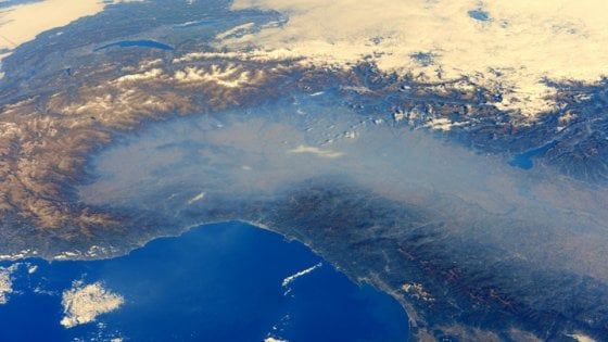 Piove di meno in pianura al Nord Italia. E si punta il dito sullo smog