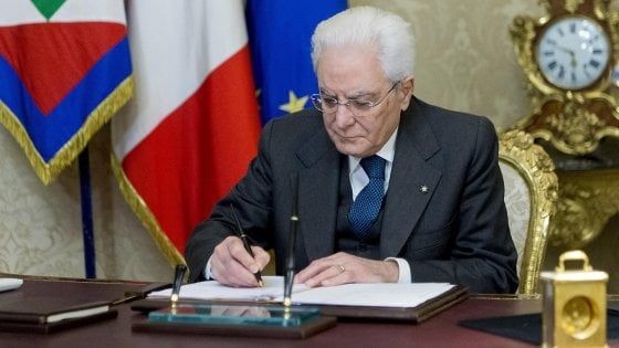 Coronavirus, Mattarella: "Le scuole sono anche un luogo di relazione. La loro chiusura è una ferita per tutti"