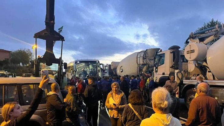 Potenza, raccolta dei rifiuti sospesa in provincia e allarme latte