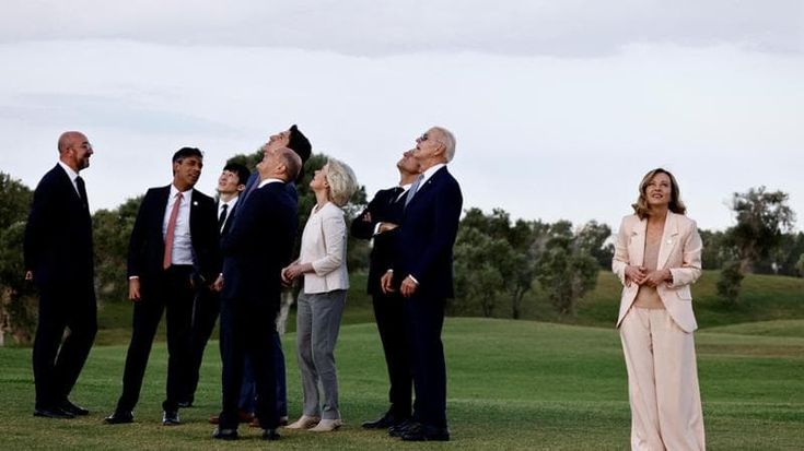 G7, la notte degli sgambetti sull’aborto: Biden minaccia il veto e la premier colpisce il “nemico” Macron