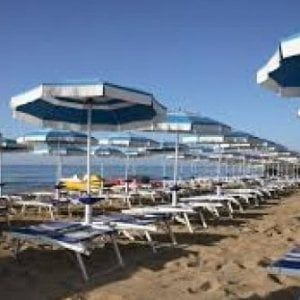 Livorno, divieto di balneazione all'Ardenza 