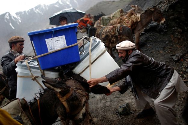 Afghanistan, schede e urne arrivano a dorso d'asino