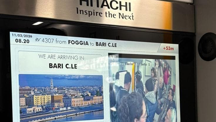 Passaggi a livello trappola fra Santo Spirito e Bari, treni in ritardo: "Pendolari in ostaggio"