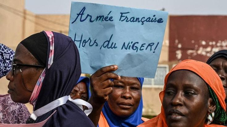 Braccio di ferro Niger-Francia sull’ambasciatore a Niamey. Parigi: “Pronti a rispondere”