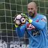Reina infortunato, il Napoli pensa a Neto o Sportiello
