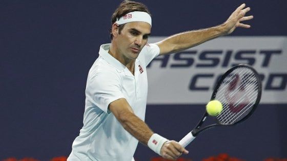 Tennis, Miami: Federer soffre ma avanza, Ferrer elimina Zverev