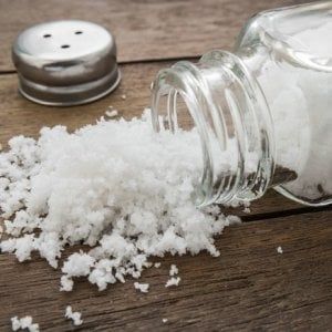 Meno sale più salute, cinque azioni concrete per ridurne il consumo