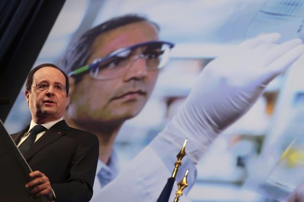 Francia, piano da 1,5 miliardi contro il cancro.<br />Hollande: "Via disparit&agrave; in accesso a cure"