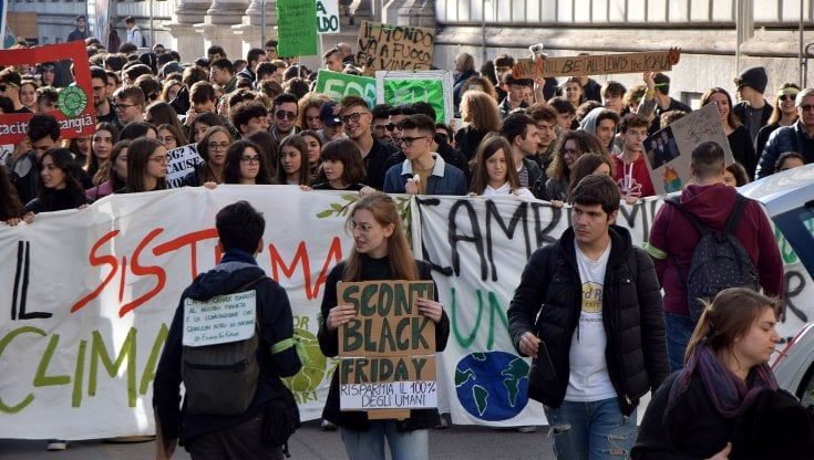 Fridays for the future, a Bari domani studenti in piazza. "Anche qui impegno per l'ambiente non più prorogabile"