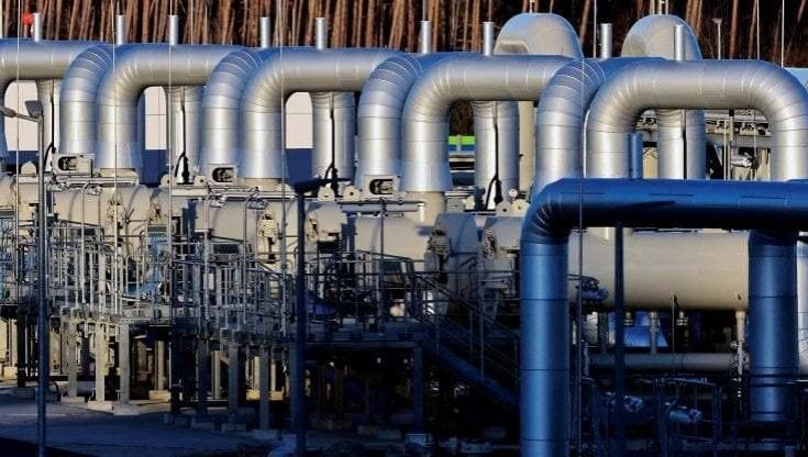 Gas, ecco perché la Ue ne sta comprando più dalla Russia: per riempire i depositi per l'inverno