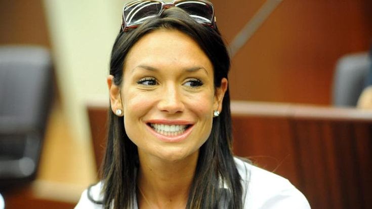 Nicole Minetti, chi è l’ex igienista dentale scelta da Berlusconi e da anni lontana dai riflettori