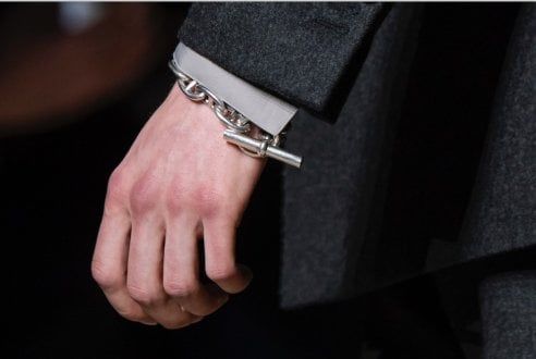 I regali di lusso per lui: orologi e gioielli