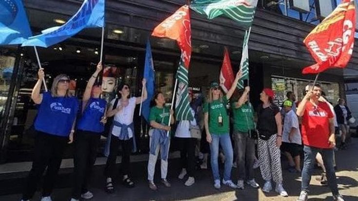 Coin, Crik Crok e i call center: migliaia di posti di lavoro a rischio, via alla protesta