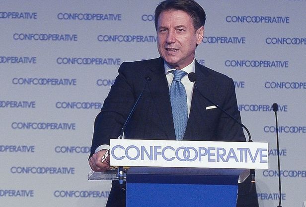 Conte fa una promessa  al credito cooperativo: “Rivediamo la riforma Bcc”