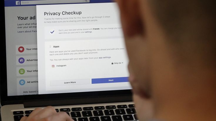 I gladiatori delle parole e la rissa sui social