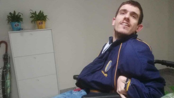 Covid, la denuncia di Alberto Gatti: "Poche ore di assistenza, io disabile chiuso in casa"