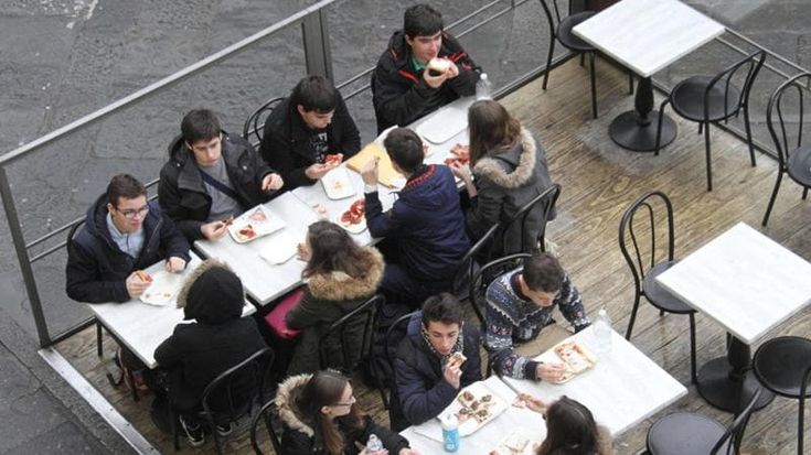 Proroga al 30 giugno per i tavolini all’aperto fuori dall’area Unesco