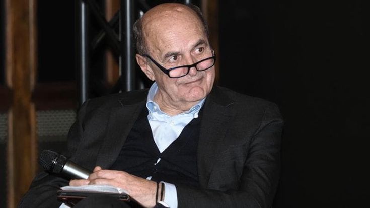 Caos treni, Bersani: “Salvini impari il suo lavoro. Basta demagogia”