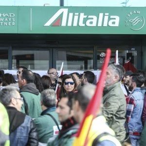 Alitalia, Daniele Barzetti e le ragioni del no: "Tagli del 20% agli stipendi, hanno lasciato il cerino nelle mani dei lavoratori"