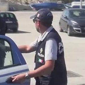 Barletta, sfruttavano prostitute e migranti in un casa a luci rosse: arrestati in due