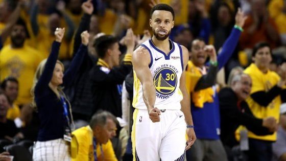 Basket Nba, finale Ovest: Curry trascina Golden State, Portland ko in gara 1