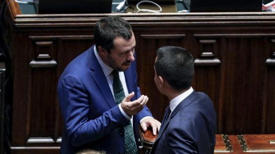 Inchiesta Lega, Di Maio: "Chiederò a Salvini, non bisogna minimizzare". La replica: "Mi cadono le braccia"