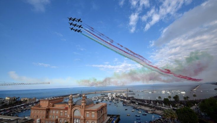 Bari, le Frecce tricolori in volo sulla città ad agosto. Tappa anche a Taranto e show a Giovinazzo