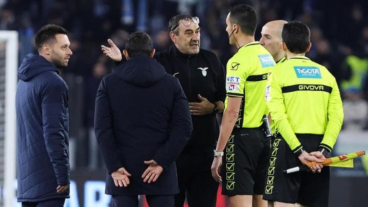 Aiutiamo gli arbitri, con il Var vivono un incubo: Italia troppo antisportiva, serve cambiare