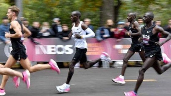 Kipchoge, la velocità keniana e le tentazioni del runner amatore