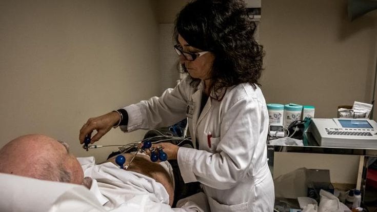 Liste d’attesa, la beffa della sanità lumaca: la Lombardia ha i fondi taglia-code ma non può usarli