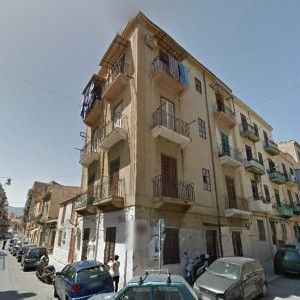Vola dal terzo piano mentre fa le pulizie, morta casalinga a Palermo