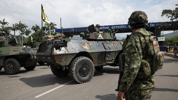 Al confine del Venezuela tra i gruppi armati: “Cacceremo gli yankee”