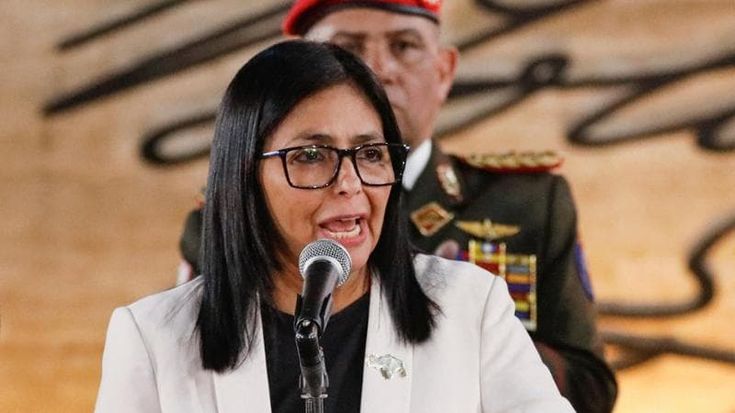 Rodríguez apre all’Europa ma l’opposizione denuncia: “Solo 56 detenuti liberati”