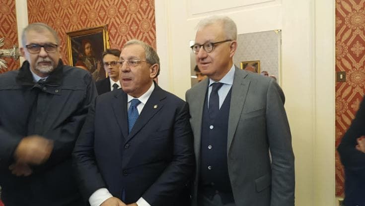 Terra dei fuochi, il sottosegretario Mantovano ad Aversa: “Continuità nell’azione di bonifica”