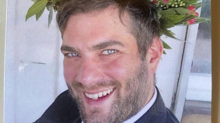 Il pianto dei colleghi per Giovanni Gardini, il medico morto mentre era di guardia