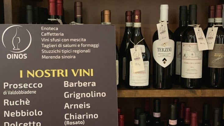 L'enoteca di San Salvario e i paradossi del Dpcm: “Lo stop alle 18 ci ha fatto crollare le vendite”
