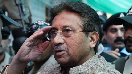 Pakistan, condanna a morte per Pervez Musharraf. L'ex presidente è accusato di alto tradimento