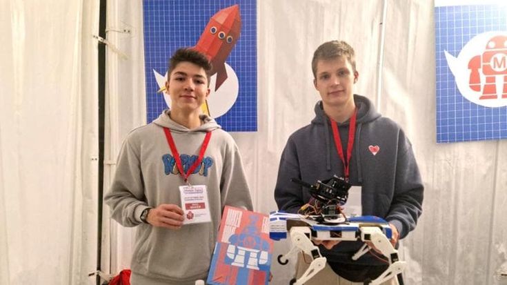 Simon Boggiatto e Filippo Zucaro: “A 18 anni costruiamo automi insegnando robotica ai compagni”