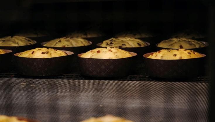 Gli 80 anni di Vergani, l’unico grande marchio che ancora produce panettoni a Milano