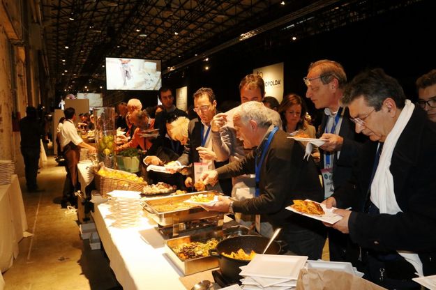 Tortelli e vino Chianti, il menu della Leopolda